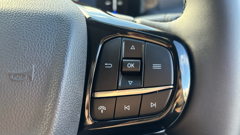 Ford Transit Custom E-320 L1 Rwd 100kW 65kWh H1 Van Limited Auto